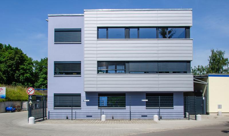 Sommer 2011: Neubau für Labor, Büro und Empfang